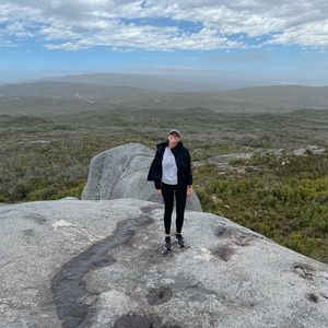 Meet your Posher, Caera